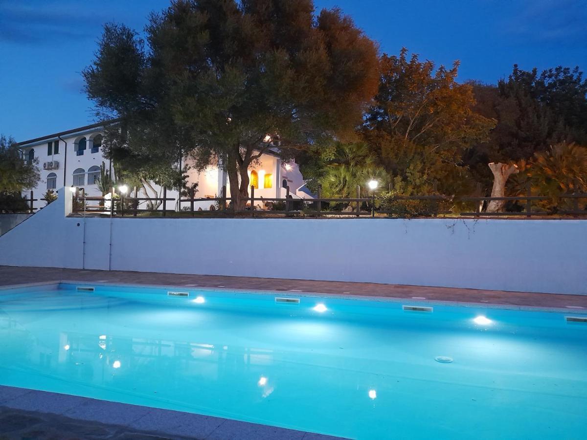Agriturismo Palas De Serra Country Resort Onifai Eksteriør bilde